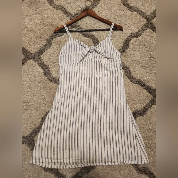 NWT Hollister striped dress white and blue size large - Picture 8 of 10
